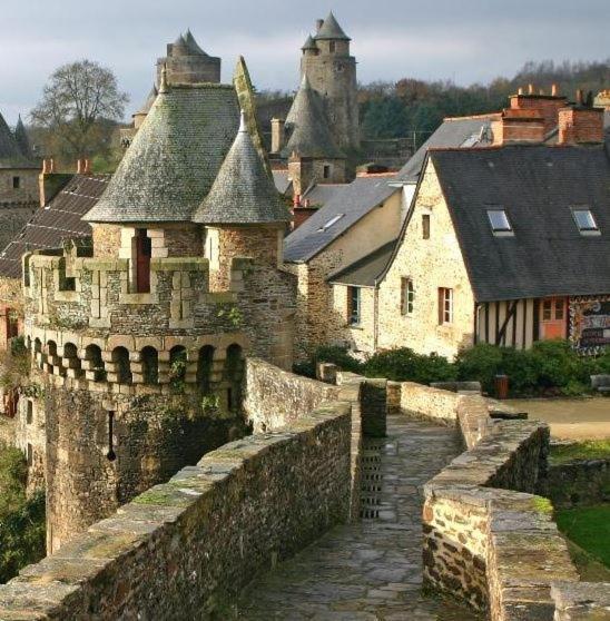 Chateau De La Chasse Beauvais Romagne  Exterior foto